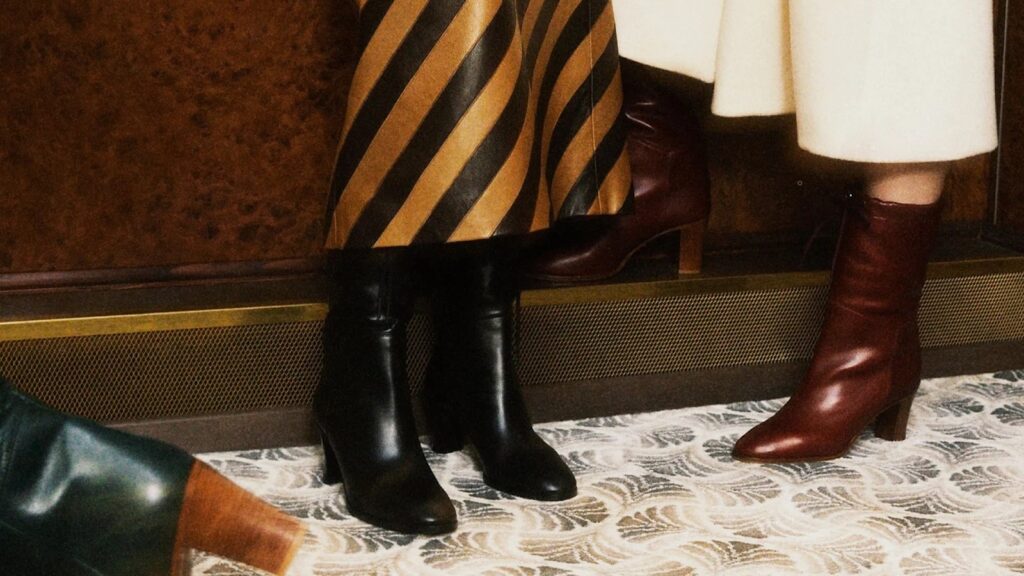 Черевики на дощ, сніг і «міжсезонну кашу»: як не промокнути й не зіпсувати взуття