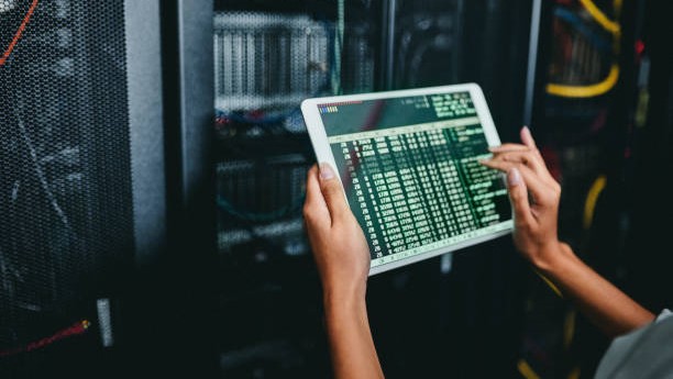 Дедік-сервер — повноцінна фізична платформа для власних систем