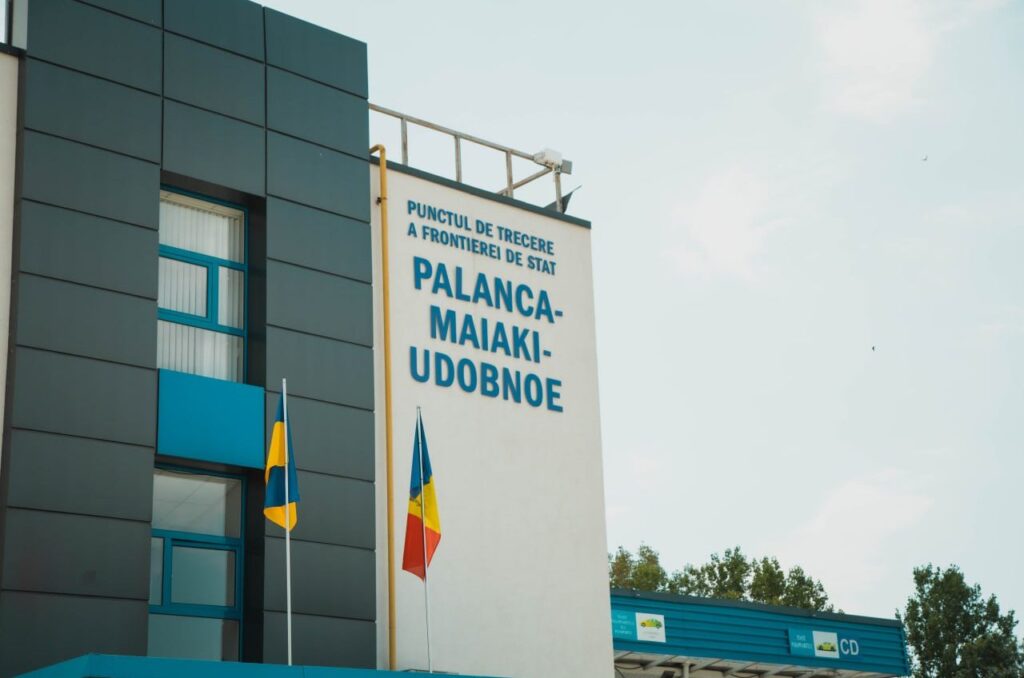 Пропуск вантажівок в Одеській області до Молдови відновлено