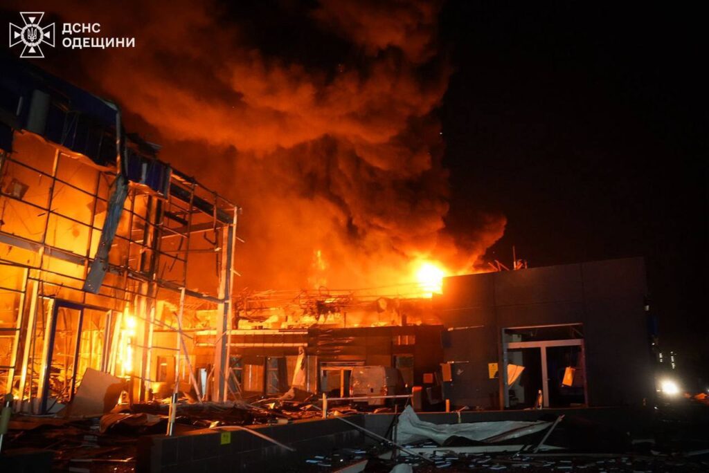 Унаслідок чергової нічної атаки на Одещину загинула людина, є важко поранені