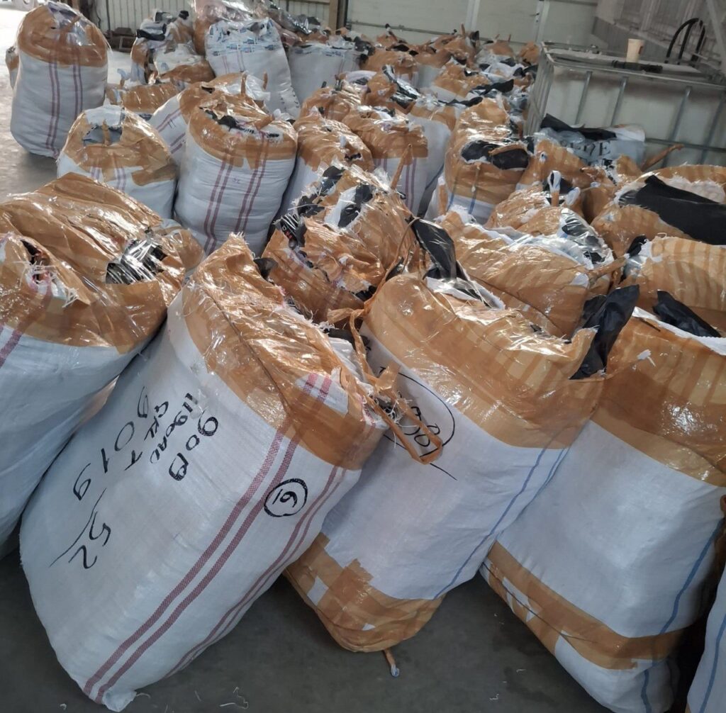 У пункті пропуску Джурджулешти митники запобігли ввезенню в Україну незадекларованих товарів