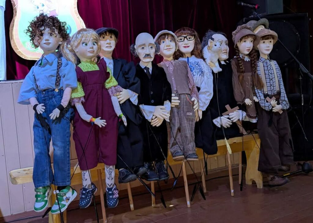 У Сараті ляльковий театр презентував виставу про історію селища