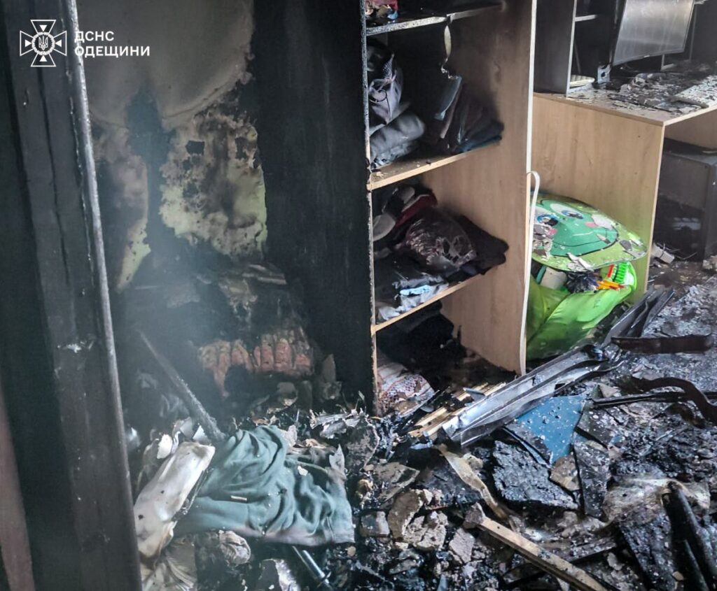 В Білгород-Дністровському районі загорілася квартира у 4-поверховому будинку: у пастці опинилися мати та дитина