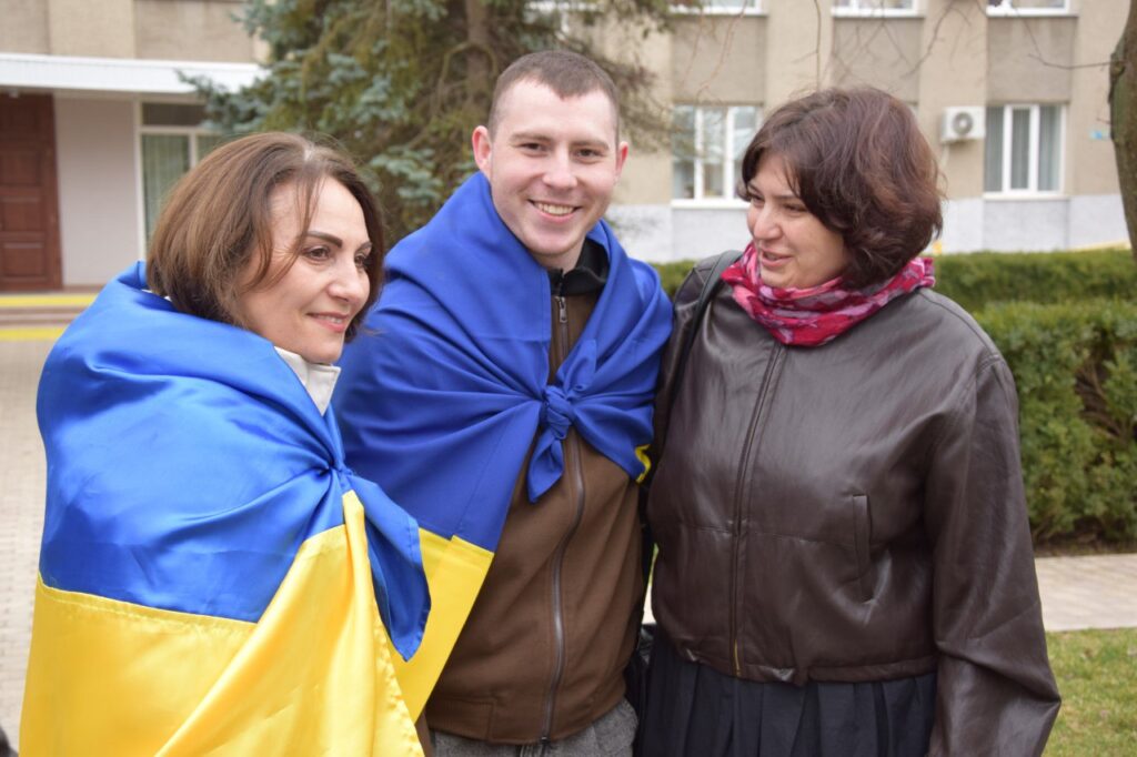 До Сарати повернувся оборонець Маріуполя, якій провів у російському полоні майже чотири роки