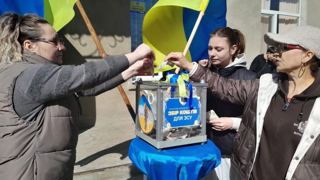 У Соборненському ліцеї під час благодійного ярмарку зібрали понад 28 тисяч гривень для ЗСУ