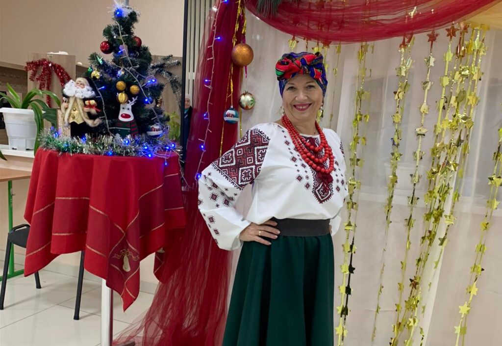 У Котловині вона знайшла себе у творчості: історія одеситки Марини Лозанової, яка з чоловіком обрали життя в селі