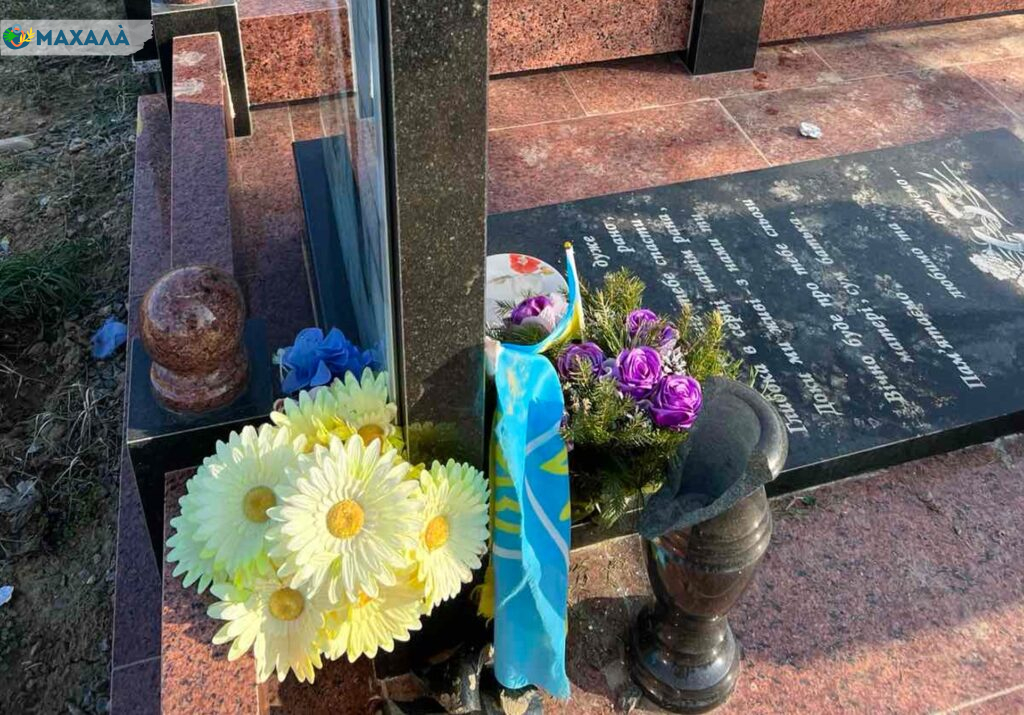 Невідомі пошкодили елементи пам’ятника загиблому воїну на Болградському цвинтарі