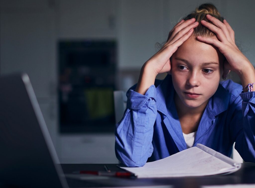 Безпека дітей в Інтернеті: поради для батьків і вчителів