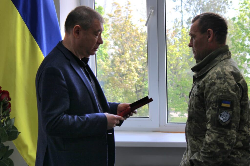 У Білгород-Дністровському районі рідним загиблих захисників вручили державні нагороди