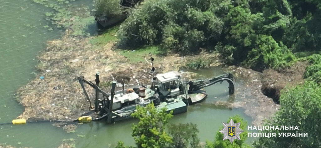 Незаконний видобуток піску на річці Дунай на понад 17 млн грн: справу передали до суду