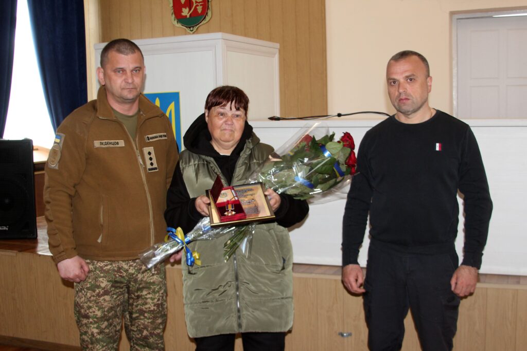 Державну нагороду вручено матері загиблого захисника з Білгорода-Дністровського
