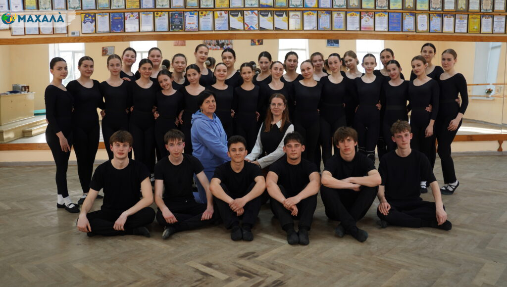 “Танець – це історія, яку ми пишемо вже 40 років”: Вікторія Алавацька про шлях Зразкового ансамблю танцю “Натхнення” (відео)