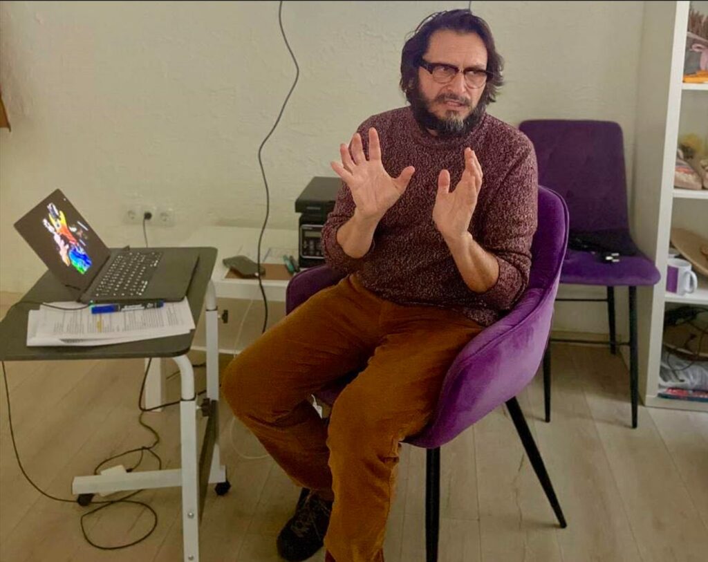 Селище Бессарабське відвідав італійський актор, який грав у фільмі “Страсті Христові”