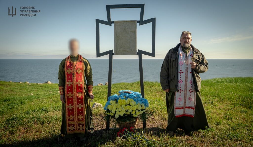 На Зміїному вшанували пам’ять полеглих воїнів, які першими визволяли острів