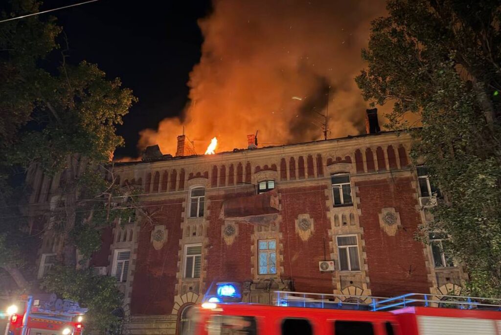Внаслідок атаки на Одесу зруйновано житлові будинки