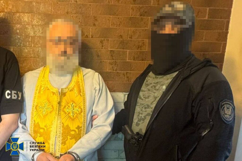 На його совісті 21 життя: в Одесі затримали клірика УПЦ (МП), який скоригував ракетну атаку по місту, в якій загинули рятувальники та медики швидкої