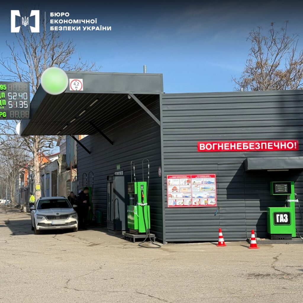 У Болградському районі викрили організатора мережі нелегальних АЗС