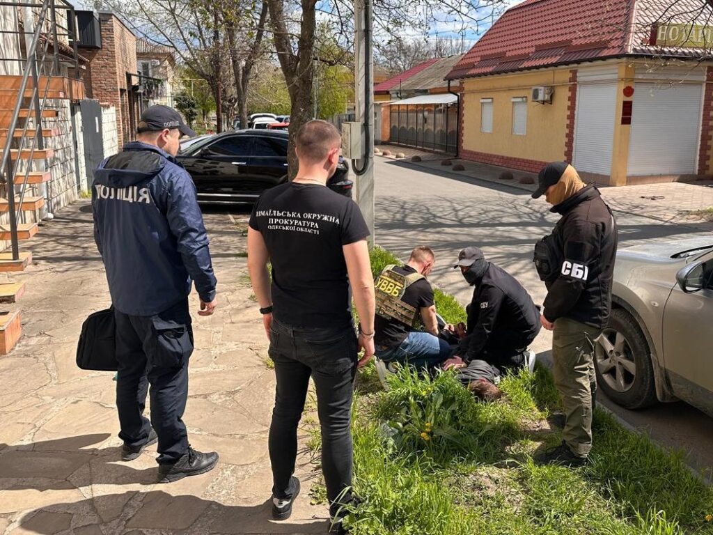 Правоохоронці завадили 18-річному мешканцю Ізмаїльського району переправляти чоловіків до Молдови
