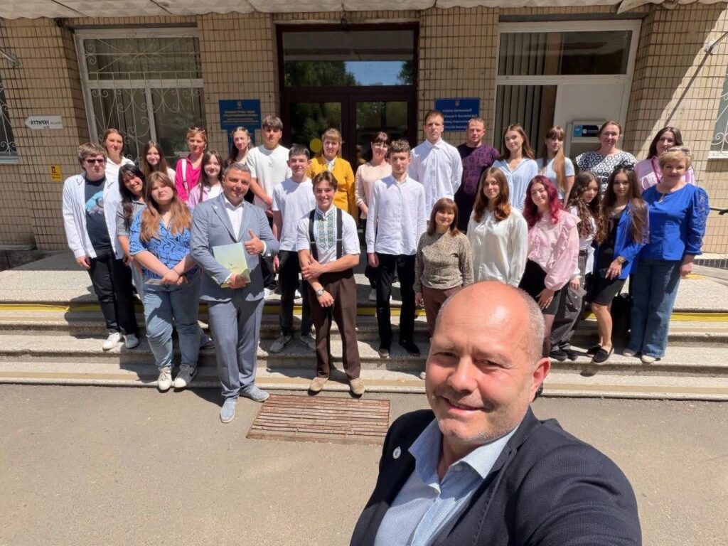 Шкільним Омбудсманам Саф’янівської громади Ізмаїльського району вручили офіційні посвідчення