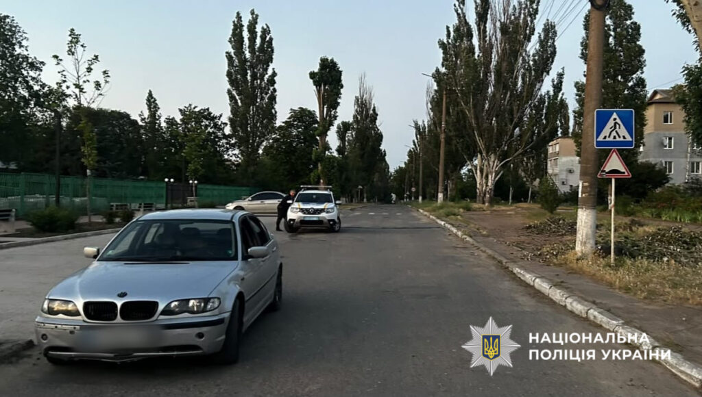 Смертельна поїздка: У Білгород-Дністровському районі молодик впав з даху BMW та помер