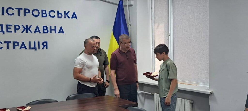 Захисника з Білгорода-Дністровського, який зазнав поранень під час служби, нагородили орденом «За мужність» III ступеня