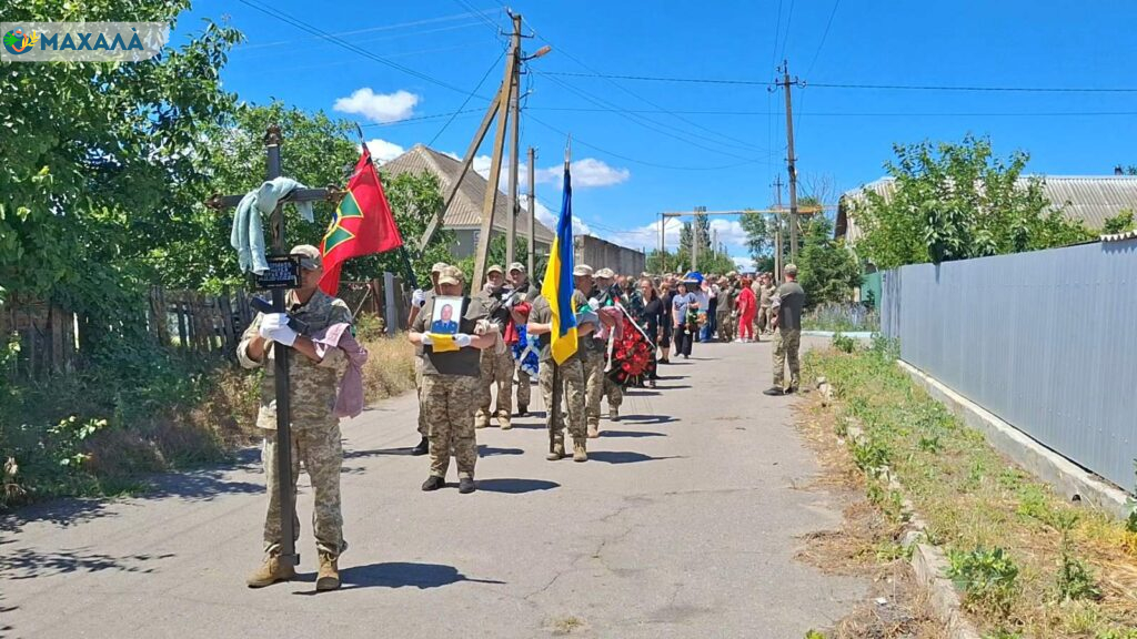 До останнього подиху залишався вірним присязі: Ренійська громада попрощалася із захисником Андрієм Романовим