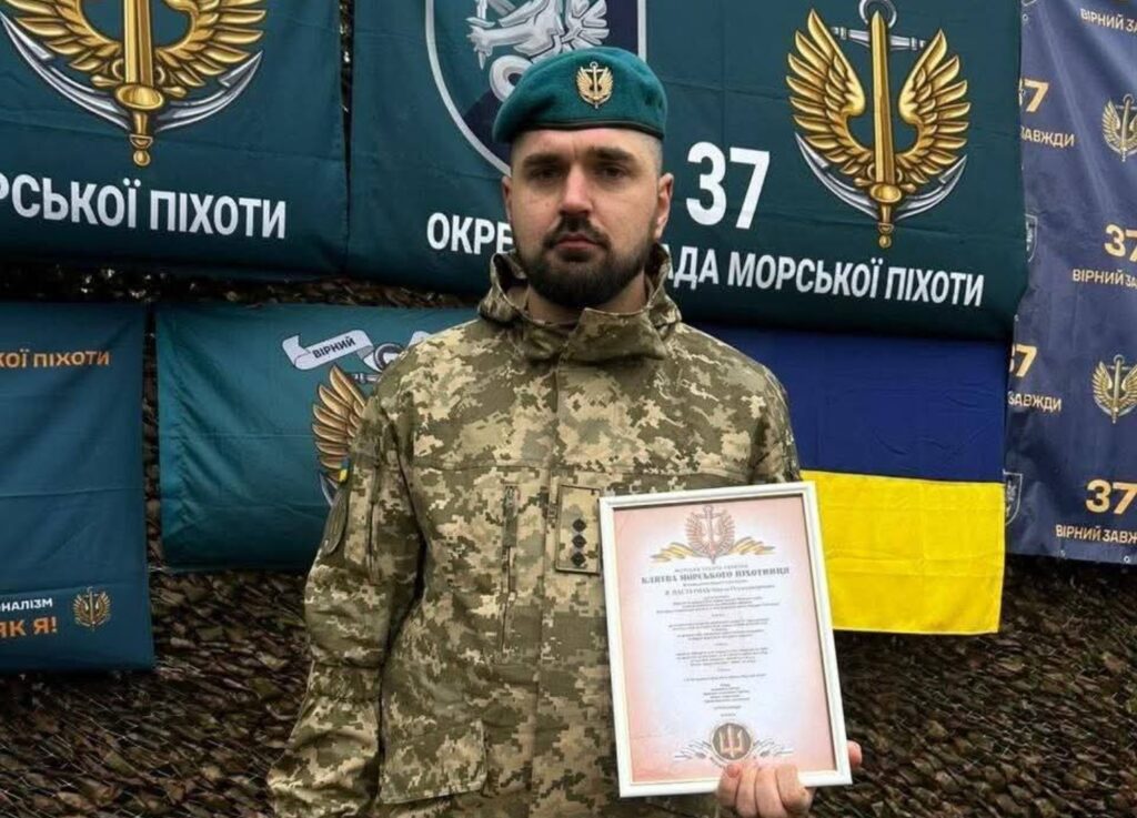 На Алеї Слави у селищі Сергіївка відкрили меморіальний портрет  в пам’ять про полеглого Захисника