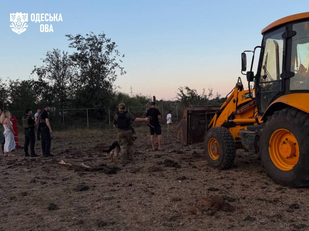 Під Одесою завершили пошуково-рятувальну операцію на місці влучання ракети у парк розваг