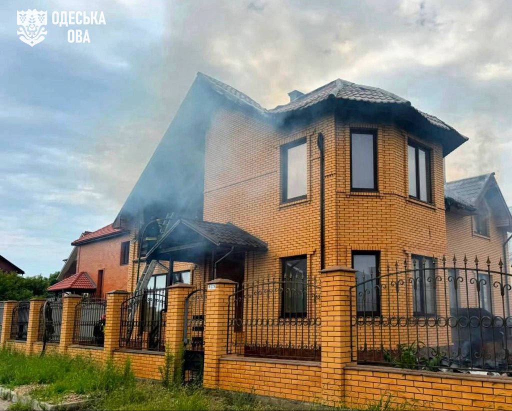 Російська армія вдарила по житловому сектору на Одещині: є постраждалі