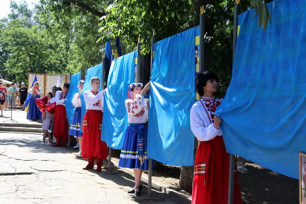 Про тих, хто в полоні або зник безвісти: у Білгороді-Дністровському відкрили Алею Надії