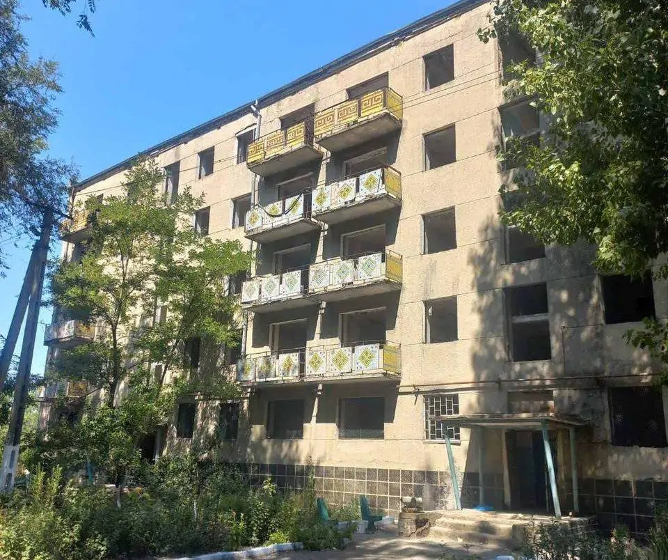 Скільки коштуватиме місцевому бюджету ремонт мереж електропостачання у будинку для переселенців в селищі Соборне