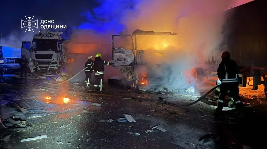 В Ізмаїльському районі дрони влучили у стоянку для вантажівок: є загиблий та постраждалі