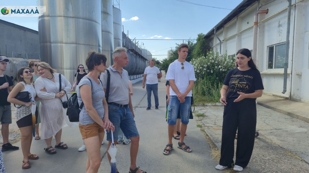 Відкрити виноробство Бессарабії разом: спільнота «Махала» завітала на екскурсію до підприємства Villa Tinta
