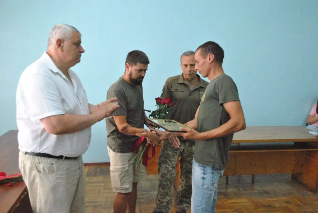 Двоє захисників із Кілійської громади отримали почесні військові відзнаки