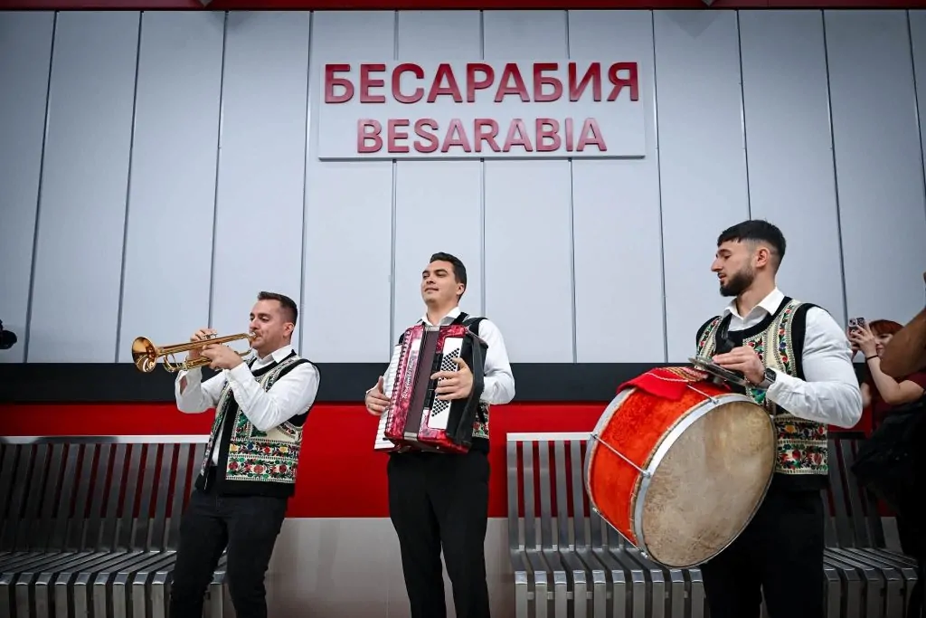У Софії з’явилася нова станція метро «Бессарабія»: відкриття супроводжувала бессарабська пісня