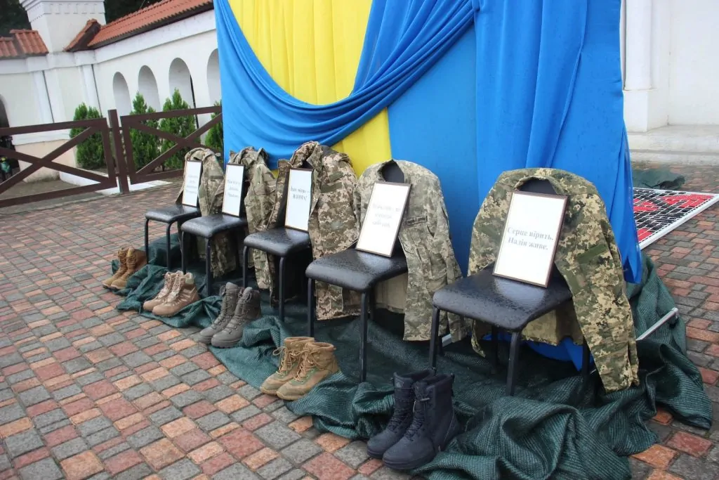 Арцизька громада написала листи воїнам, які зараз в полоні