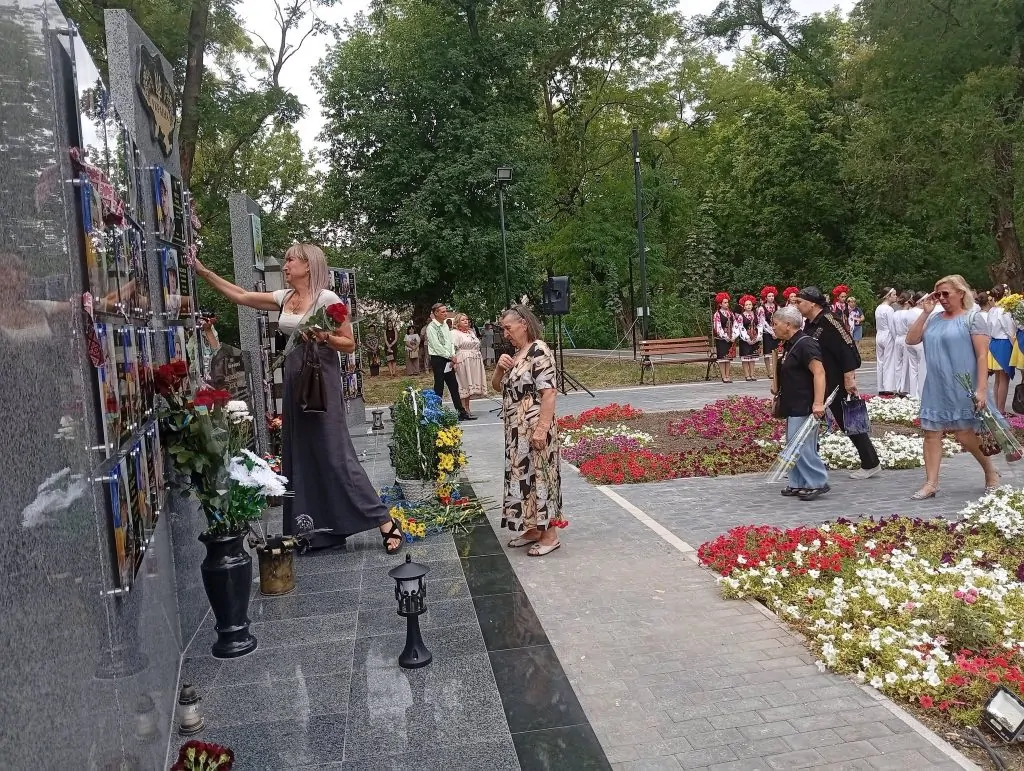 В Бессарабській громаді оновили меморіальний комплекс в памʼять про загиблих земляків