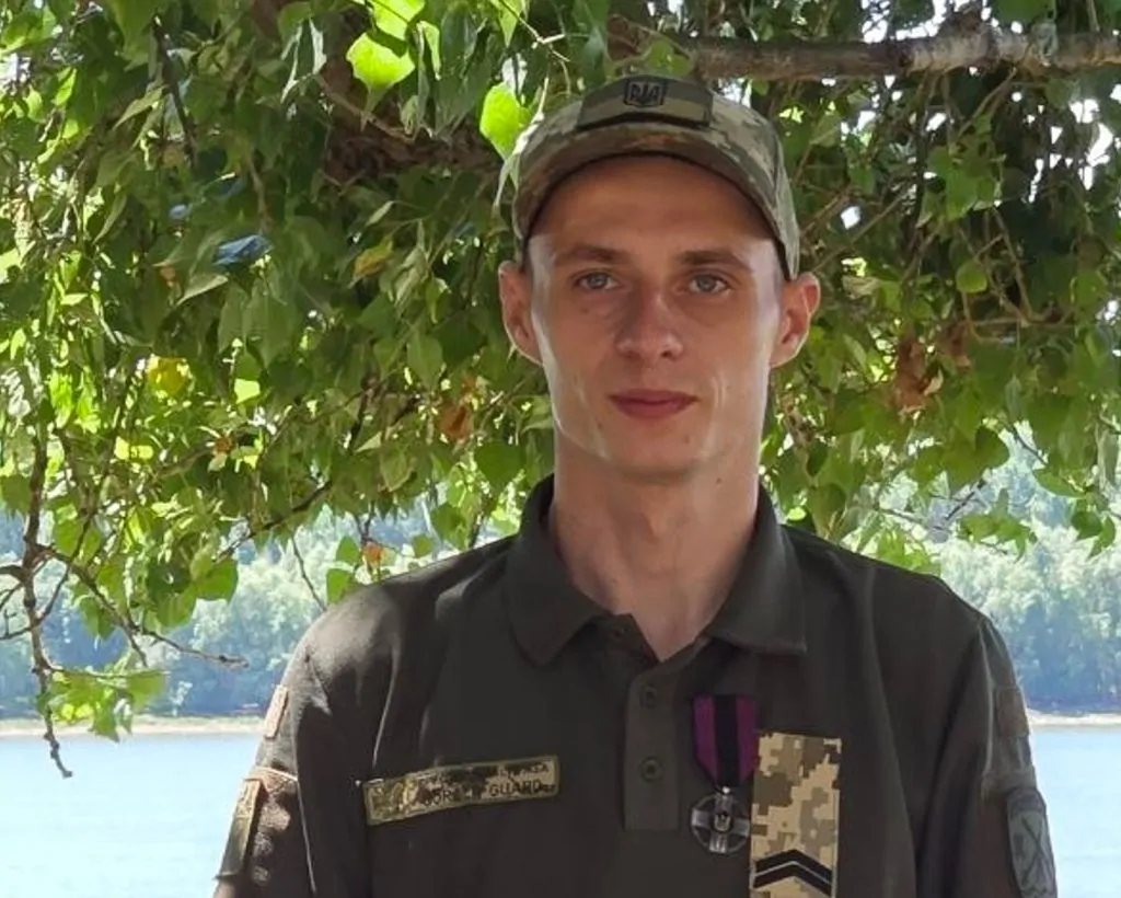 Пройти через пекло та залишитися людиною: історія морпіха Павла Сандуляка, який 22 місяці провів у російському полоні