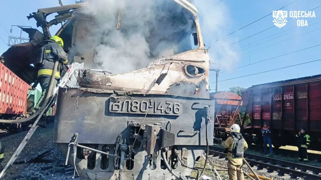 На Одещині завершили евакуацію пасажирів потяга після удару по локомотиву
