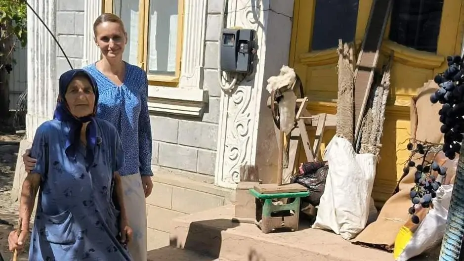 92-річна мешканка Котловини передала старовинні речі до Болградського музею