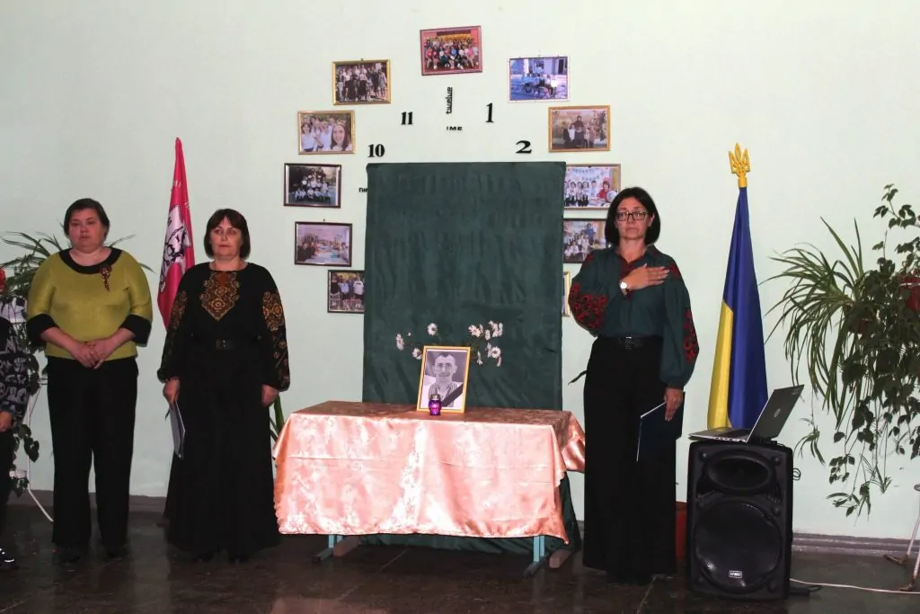 У Саф’янівській громаді на фасаді школи відкрили меморіальну дошку на честь загиблого захисника Олексія Вєхова
