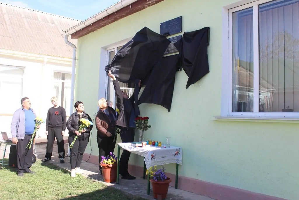 У Матроській гімназії відкрили меморіальні дошки чотирьом полеглим Захисникам України
