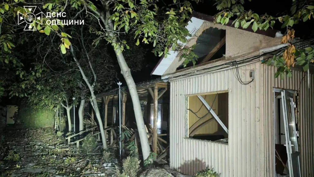 На півдні Одещини російська атака пошкодила бази відпочинку та знищила кафе