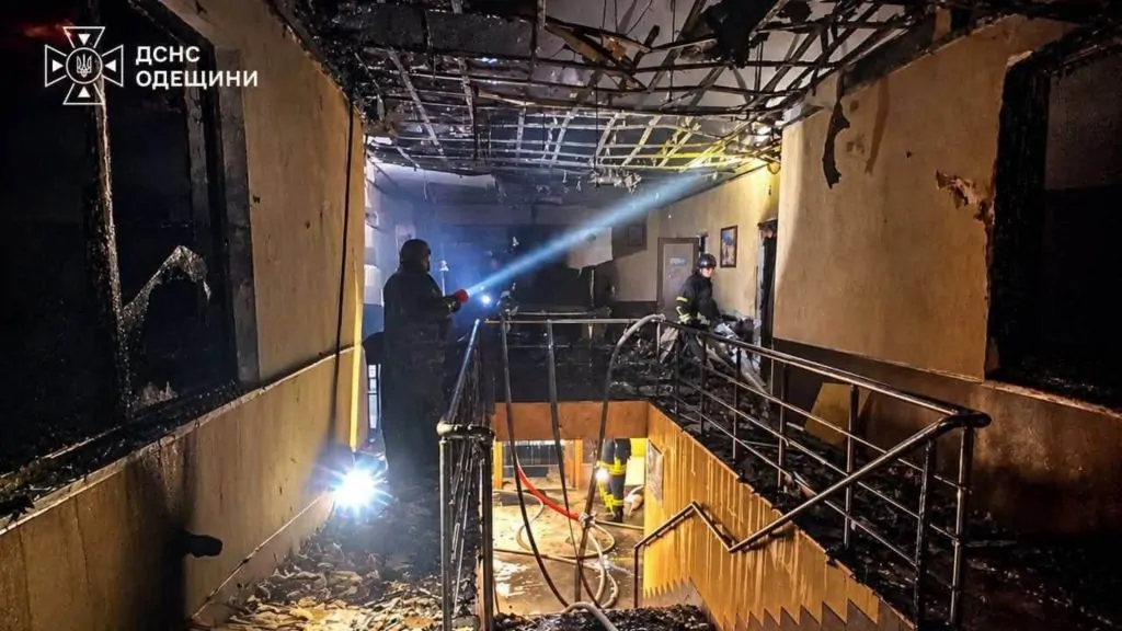 На півдні Одещини російський удар спричинив пожежу на харчовому підприємстві